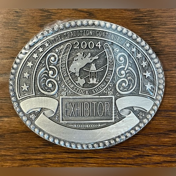BRAND NEW. 2004 Houston Livestock Show & Rodeo Exhibitor Pewter Like Belt Buckle main image 4